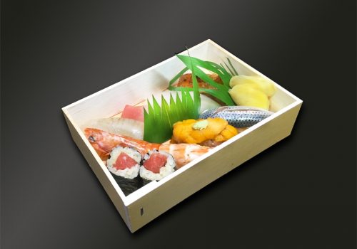 木調の折箱に笹のバラン